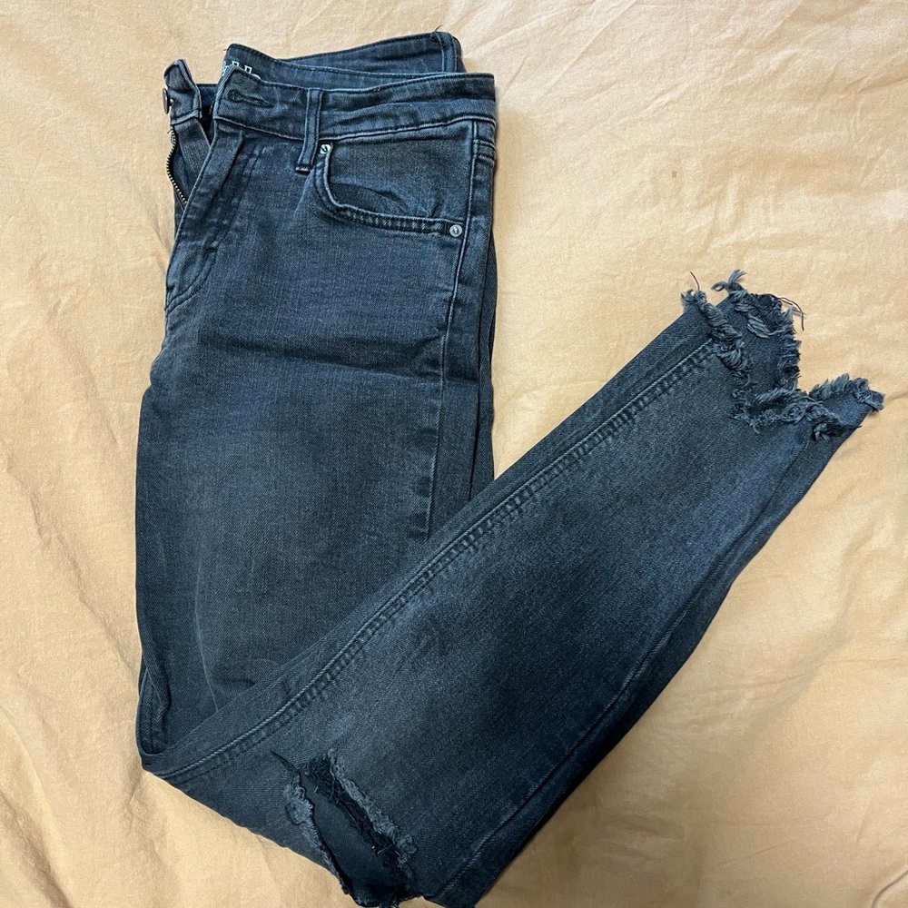 black skinny jeans with rips - size 8